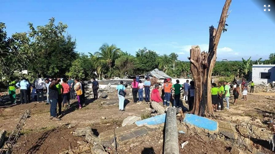 Screenshot 2025-11-05 at 11-59-57 Explosión de tanque de agua afecta el servicio en 70 viviendas de SPM - Diario Libre