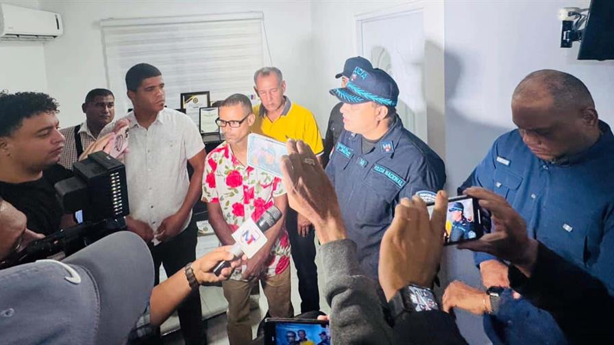 se-entregan-tres-vinculados-al-atentado-contra-el-alcalde-de-navarrete-3b9b1268-focus-0-0-896-504